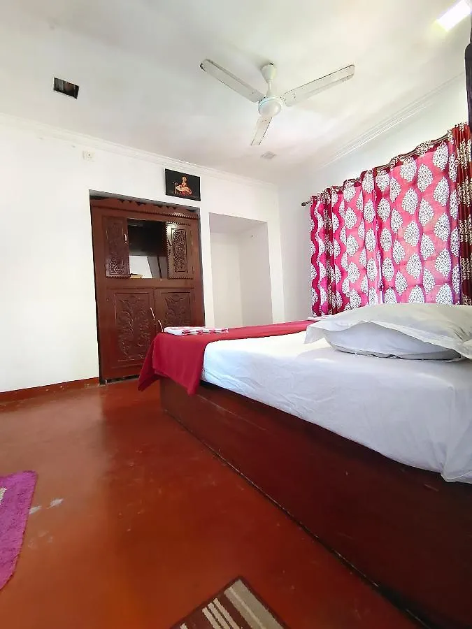 Marari Blessing Beach Front Homestay 马拉利库兰
